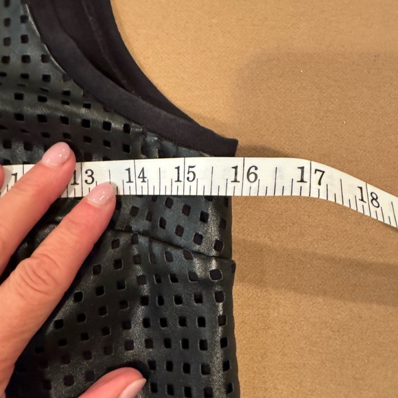 Sachin + Babi Black Faux Perferated faux Leather Sleeveless Top - Size XSmall - Picture 6 of 9